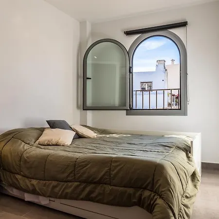 別荘 Townhouse Calvari By Homevillas360