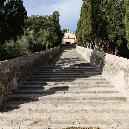 펜션 Townhouse Calvari By Homevillas360 포엔샤