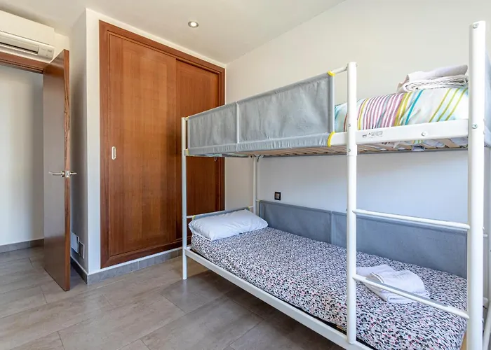 Hébergement de vacances Townhouse Calvari By Homevillas360 *