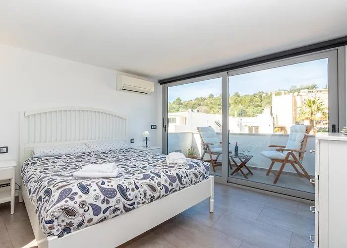 Hébergement de vacances Townhouse Calvari By Homevillas360 *