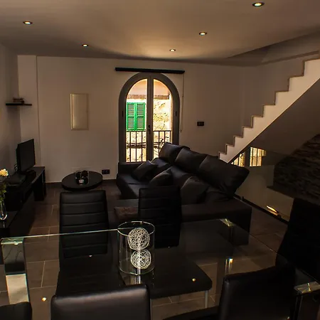 Hébergement de vacances Townhouse Calvari By Homevillas360 *