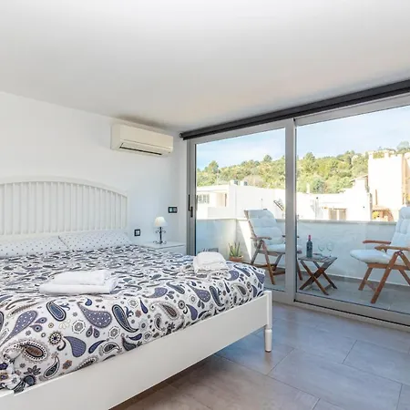 Hébergement de vacances Townhouse Calvari By Homevillas360 *